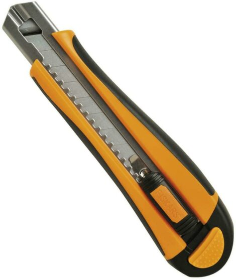 FISKARS NOŻYK Z WYSUWANYM OSTRZEM 18mm AUTO-FISKARS
